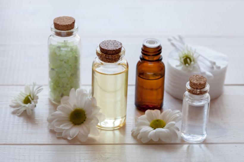 De ce este uleiul de jojoba atât de apreciat în îngrijirea pielii?
