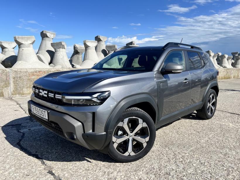 O mașină pe placul românului. Atuurile Dusterului: Automată, 4x4, puțin electrică, dar și pe gaz