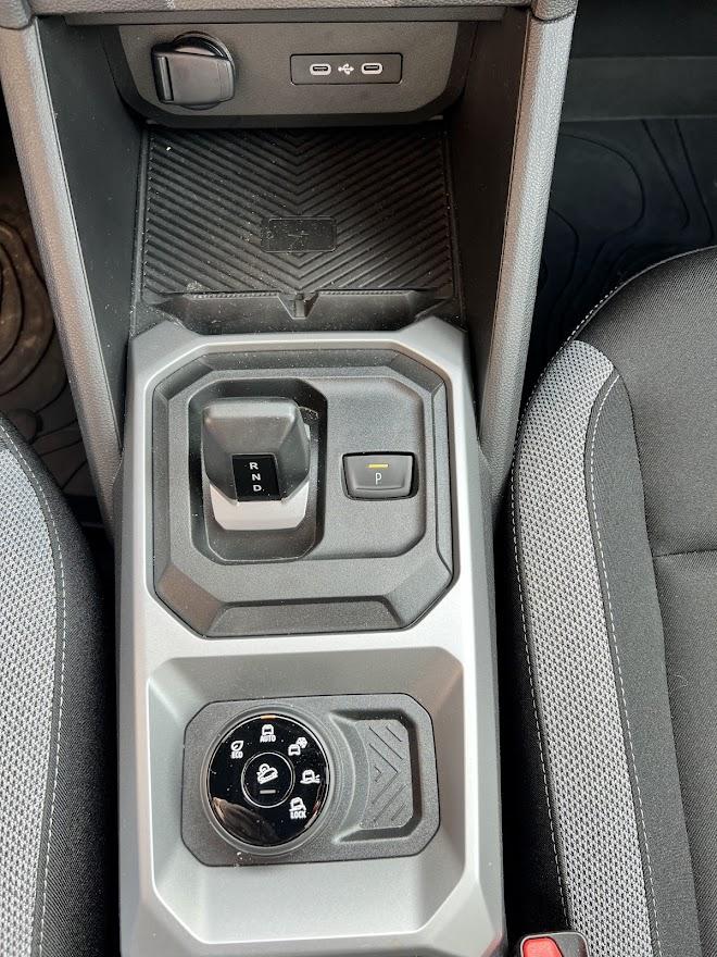 O mașină pe placul românului. Atuurile Dusterului: Automată, 4x4, puțin electrică, dar și pe gaz 19011822
