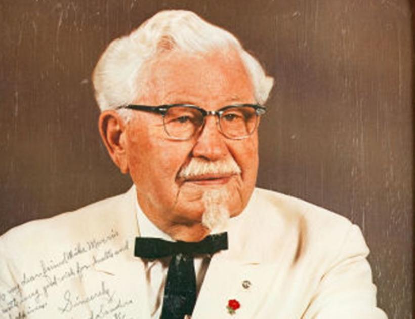 „Este o pastă de lipit tapet”. Ce produs KFC îl înfuria pe Colonelul Sanders fondatorul companiei