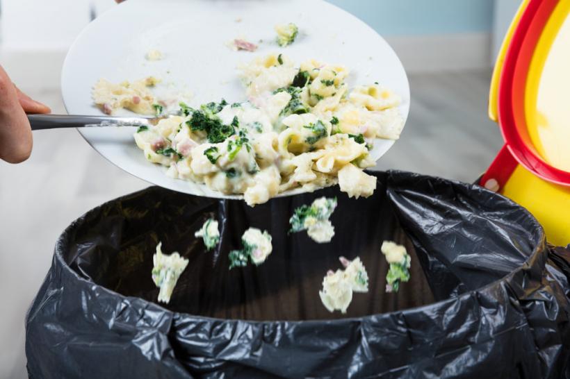 Peste 400.000 de oameni mor în fiecare an din cauza bolilor alimentare