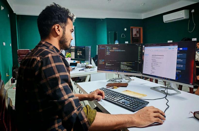 „Băieții deștepți” din IT, conectați la fondurile instituțiilor de forță, s-au mufat și la banii din programul SAFE