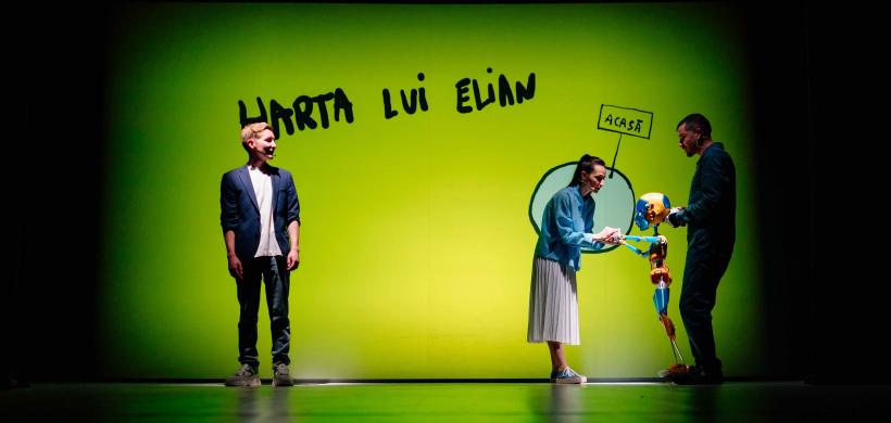 Dincolo de litere: Teatrul „Gong” aduce la București povestea unui copil care învață să își transforme diferența în putere