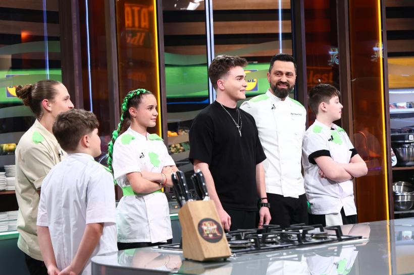 Echipa lui Chef Ștefan a câștigat ieri battle-ul, tunicile albastre fiind primele semifinaliste. Copiii Chefilor vin la degustare  în Semifinala Chefi la cuțite – Viitorul are gust 19012521