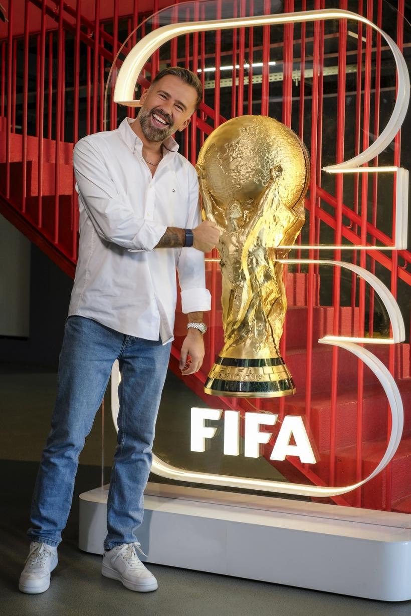 Tamaş şi Alexa sunt Fiertzi pe Mondial, live, pe AntenaPLAY, un nou format original de analiză, comentarii și reacții la cele mai importante momente ale competiției 19012471