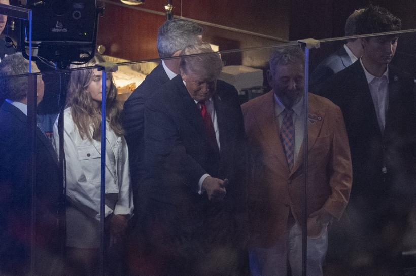 Umilință: Trump a fost huiduit puternic la Madison Square Garden, în timpul meciului din finala NBA