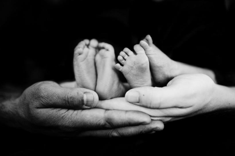 Femeia care a uimit Germania: a născut gemeni de trei ori la rând, fără tratamente de fertilitate