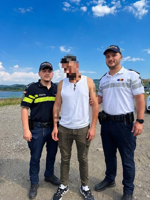Polițiști care căutau un cadavru au salvat un bărbat care voia să se sinucidă