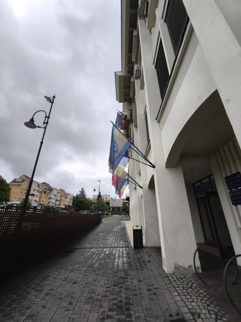 REPORTAJ: Războiul statuilor din inima României. Mihai Viteazul călărește pe moloz, la Sfântu Gheorghe 19012709