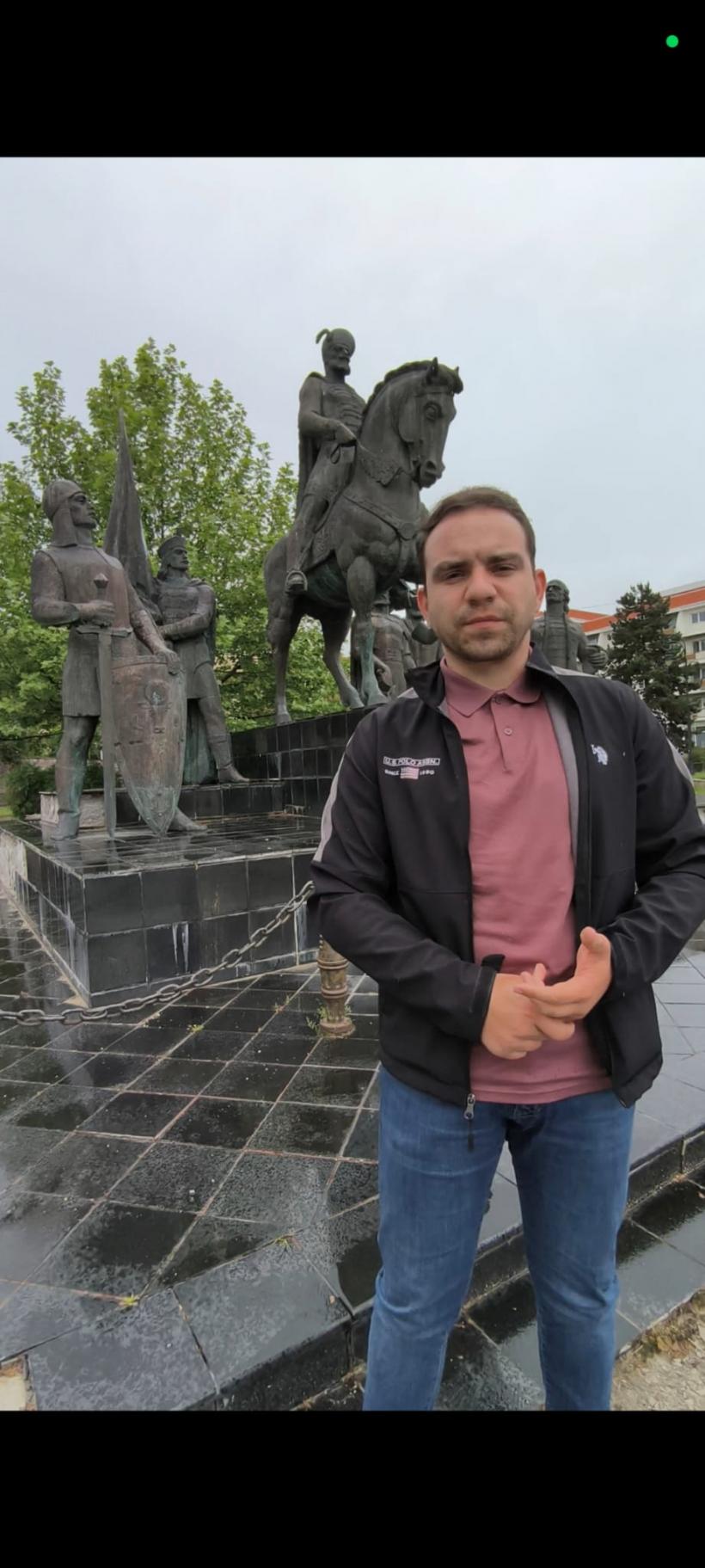 REPORTAJ: Războiul statuilor din inima României. Mihai Viteazul călărește pe moloz, la Sfântu Gheorghe 19012710