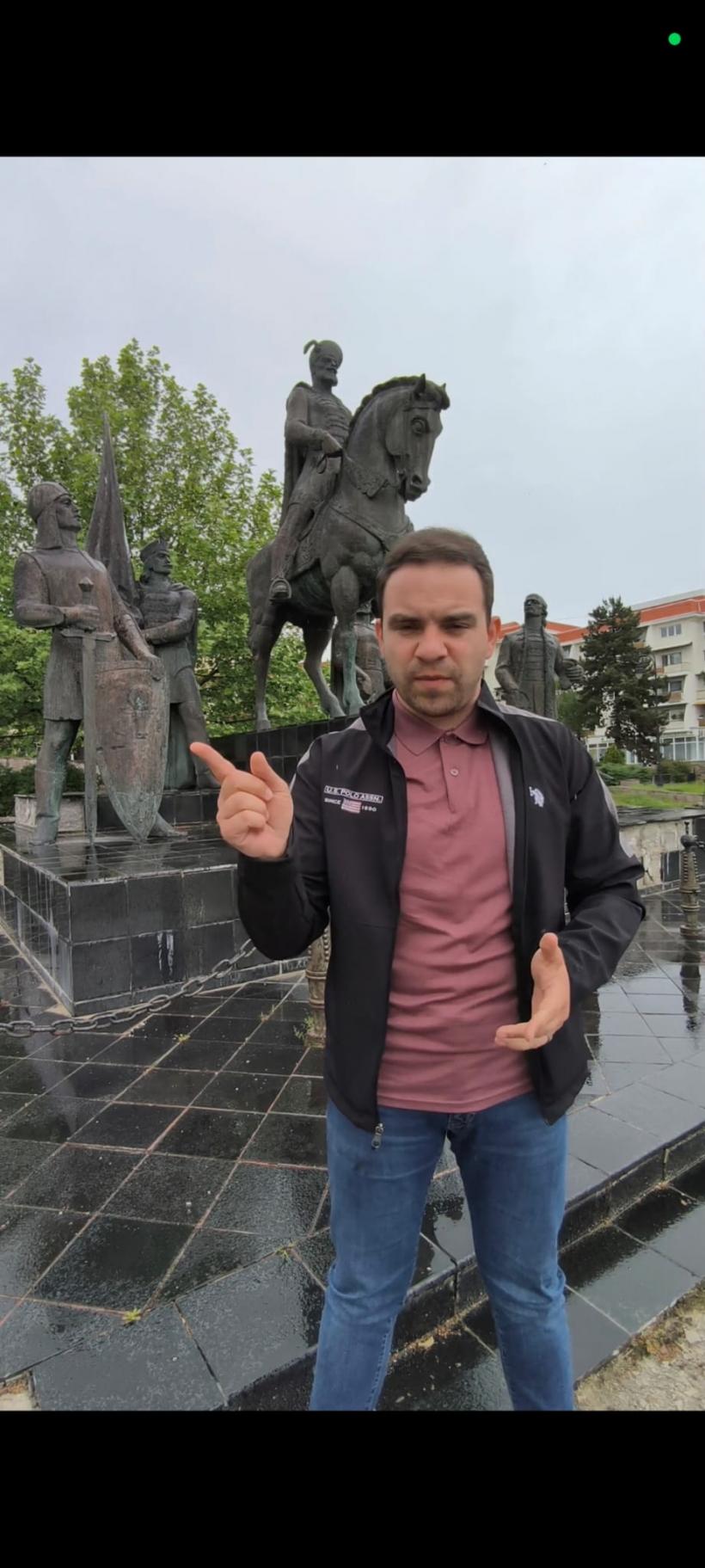 REPORTAJ: Războiul statuilor din inima României. Mihai Viteazul călărește pe moloz, la Sfântu Gheorghe 19012711