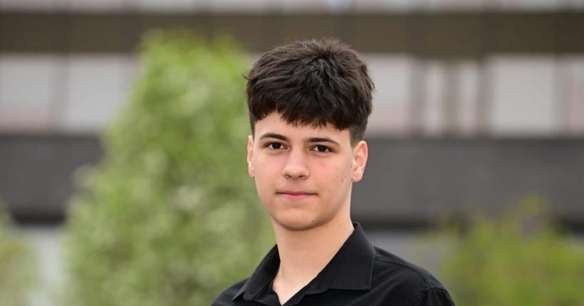 „Drum lin către îngeri, copil drag!” Băiatul de 15 ani din Timiș care a căzut cu trotineta electrică a murit