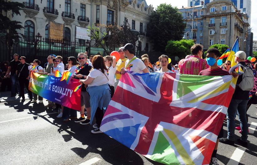 Bucharest Pride 2026. Mii de oameni s-au adunat pe Calea Victoriei  19013176