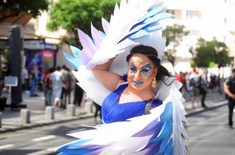 Bucharest Pride 2026. Mii de oameni s-au adunat pe Calea Victoriei  19013177
