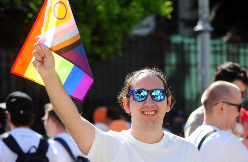 Bucharest Pride 2026. Mii de oameni s-au adunat pe Calea Victoriei  19013181