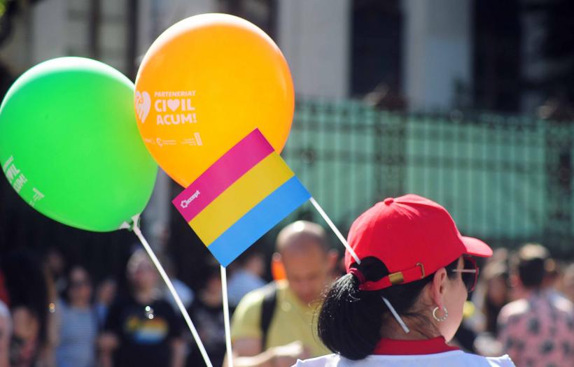 Bucharest Pride 2026. Mii de oameni s-au adunat pe Calea Victoriei  19013183