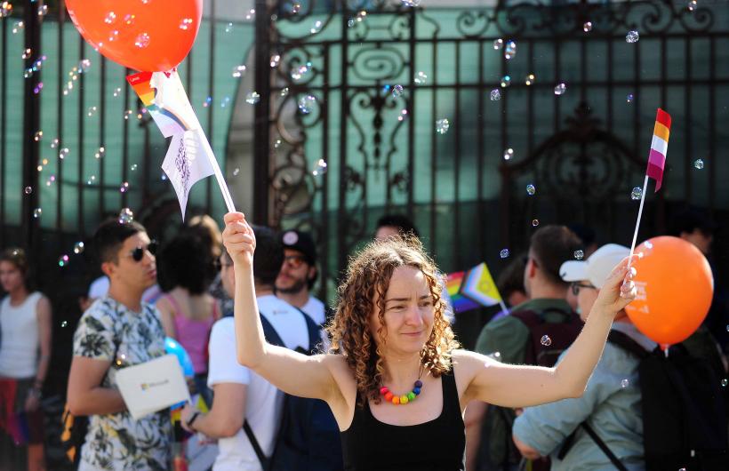 Bucharest Pride 2026. Mii de oameni s-au adunat pe Calea Victoriei  19013186