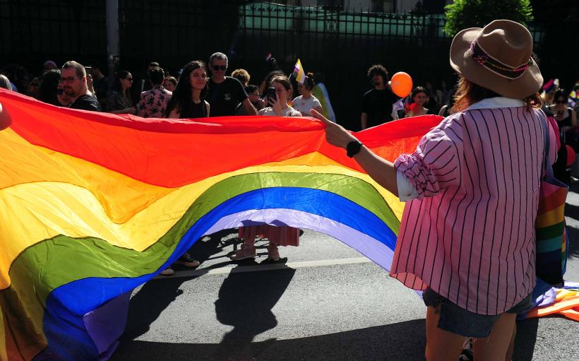 Bucharest Pride 2026. Mii de oameni s-au adunat pe Calea Victoriei  19013191
