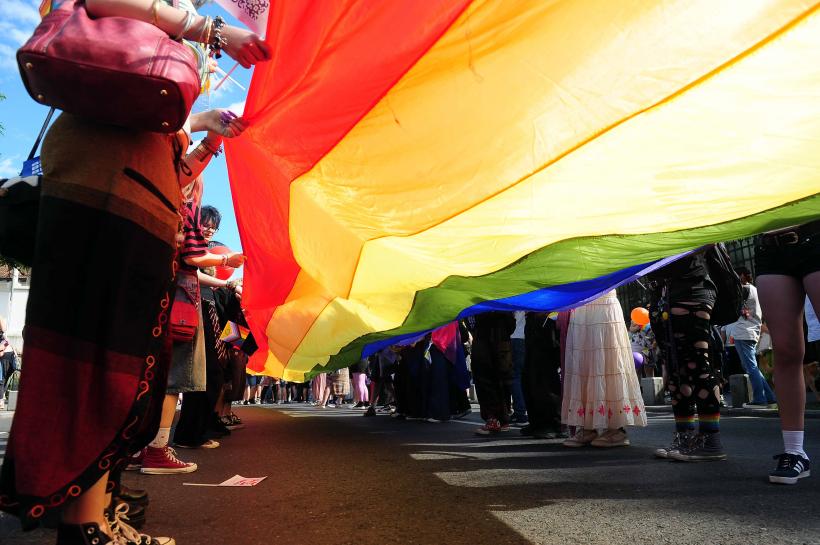 Bucharest Pride 2026. Mii de oameni s-au adunat pe Calea Victoriei  19013192