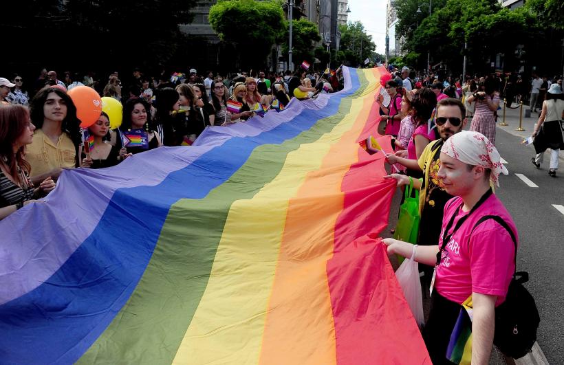 Bucharest Pride 2026. Mii de oameni s-au adunat pe Calea Victoriei  19013198