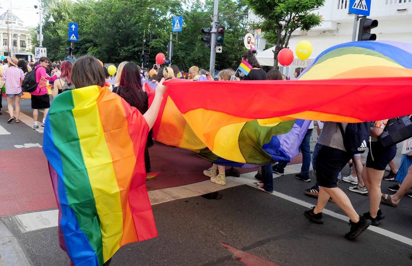 Bucharest Pride 2026. Mii de oameni s-au adunat pe Calea Victoriei  19013200