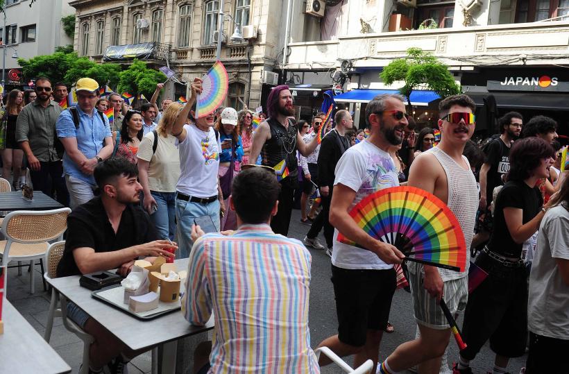 Bucharest Pride 2026. Mii de oameni s-au adunat pe Calea Victoriei  19013202