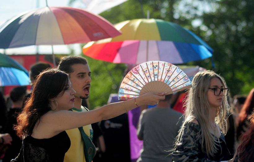 Bucharest Pride 2026. Mii de oameni s-au adunat pe Calea Victoriei  19013213