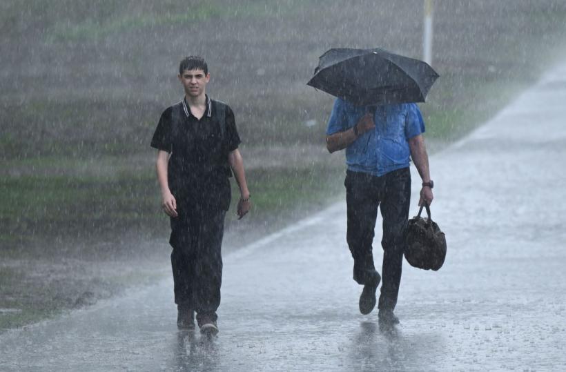 Avertizare meteo imediată de vreme severă! Cod PORTOCALIU de ploi torențiale, descărcări electrice și grindină. Iată lista localităților afectate