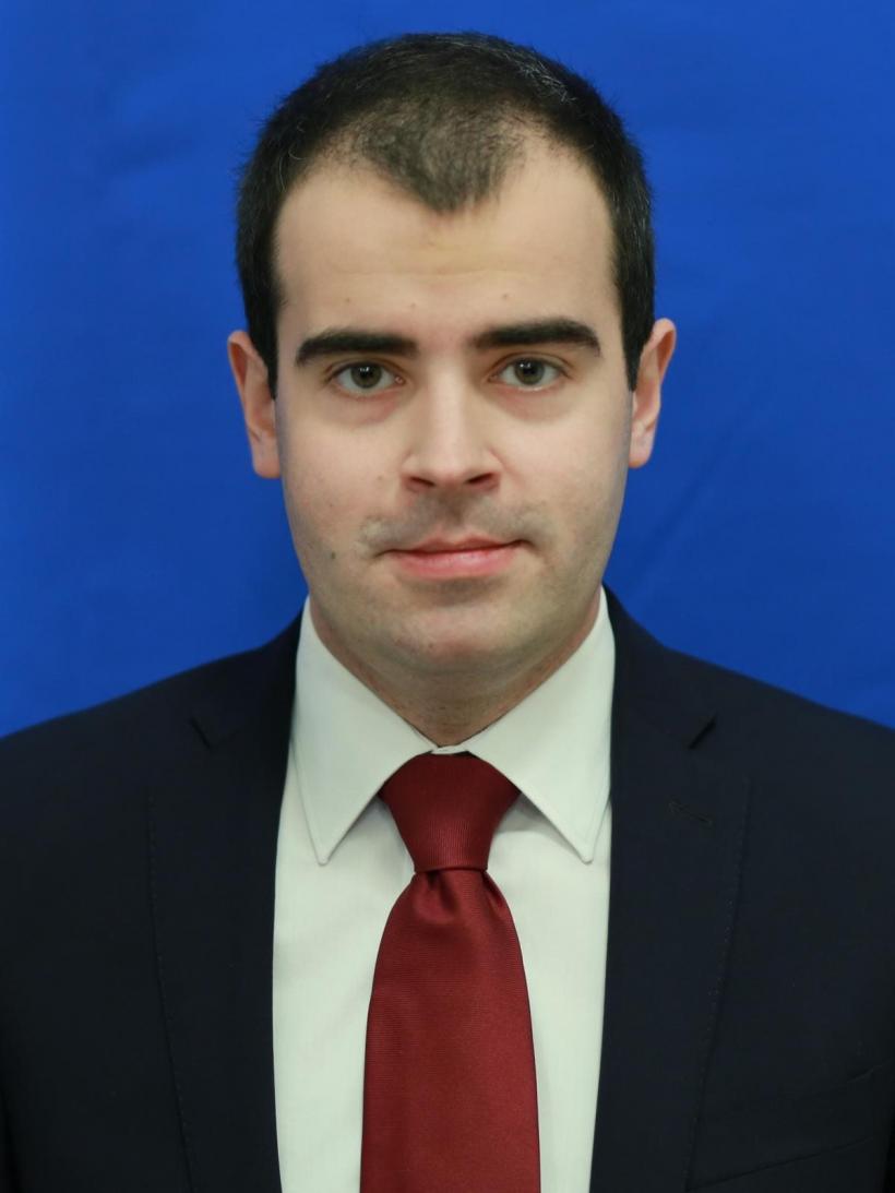 Cutremur pe scena politică: Nicușor Dan scapără chibritul în butoiul PNL. 31 de parlamentari liberali susțin noul premier desemnat 19013295
