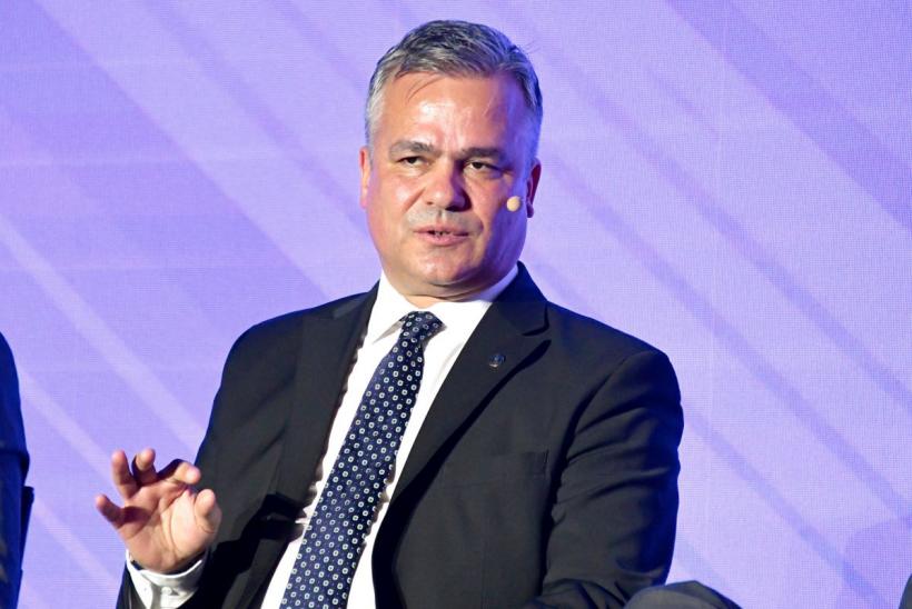 Adrian Veștea sfidează presiunile: „Nu îmi depun mandatul”