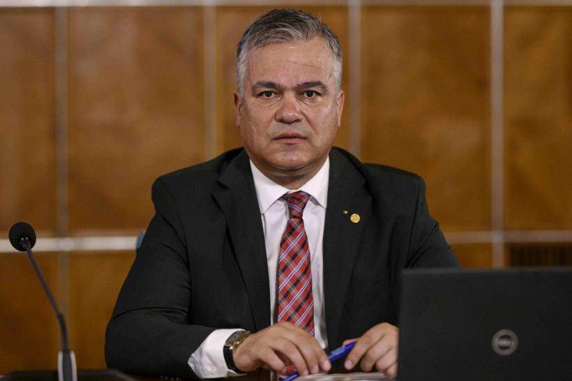 USR are viziuni politice obscene: „președintele dă o lovitură de stat în PNL cu puțulica lui” 19013506