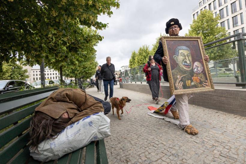 Artist rus critic al lui Putin, executat în apropierea casei sale din Polonia: anchetă internațională în desfășurare