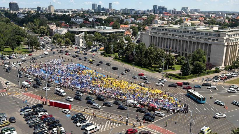 Protest al sindicatelor din educație în fața Guvernului: CNSLR-Frăția susține revendicările cadrelor didactice privind legea salarizării 19013910