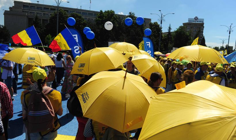 Protest al sindicatelor din educație în fața Guvernului: CNSLR-Frăția susține revendicările cadrelor didactice privind legea salarizării 19013924