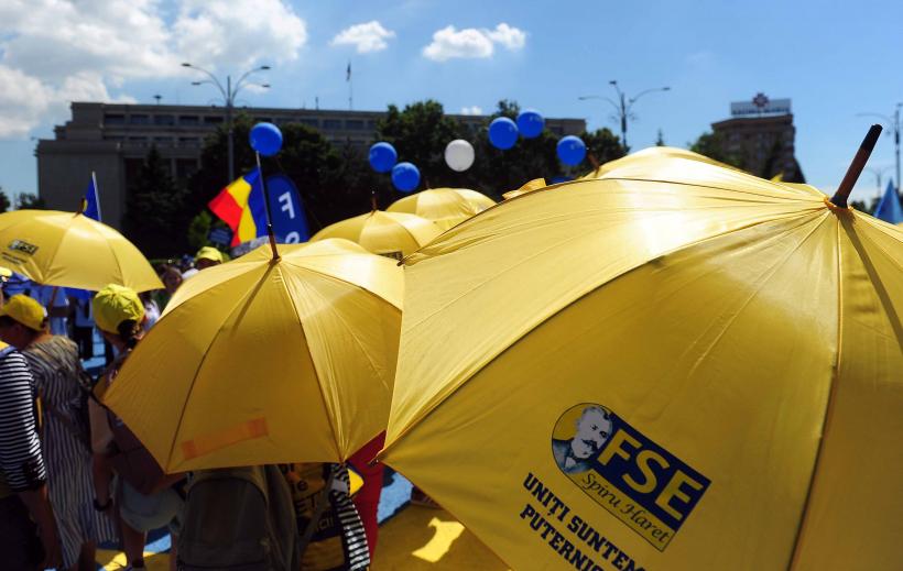 Protest al sindicatelor din educație în fața Guvernului: CNSLR-Frăția susține revendicările cadrelor didactice privind legea salarizării 19013925