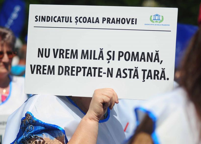 Protest al sindicatelor din educație în fața Guvernului: CNSLR-Frăția susține revendicările cadrelor didactice privind legea salarizării 19013929