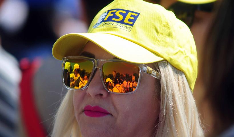 Protest al sindicatelor din educație în fața Guvernului: CNSLR-Frăția susține revendicările cadrelor didactice privind legea salarizării 19013932