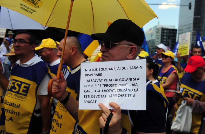 Protest al sindicatelor din educație în fața Guvernului: CNSLR-Frăția susține revendicările cadrelor didactice privind legea salarizării 19013938