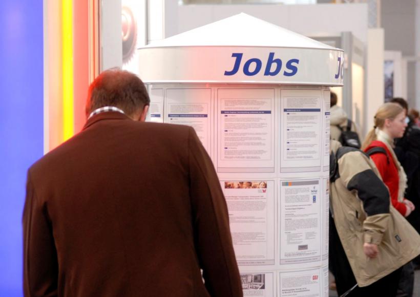 Generația Z ocupă piața muncii! Salt de 45% la CV-uri