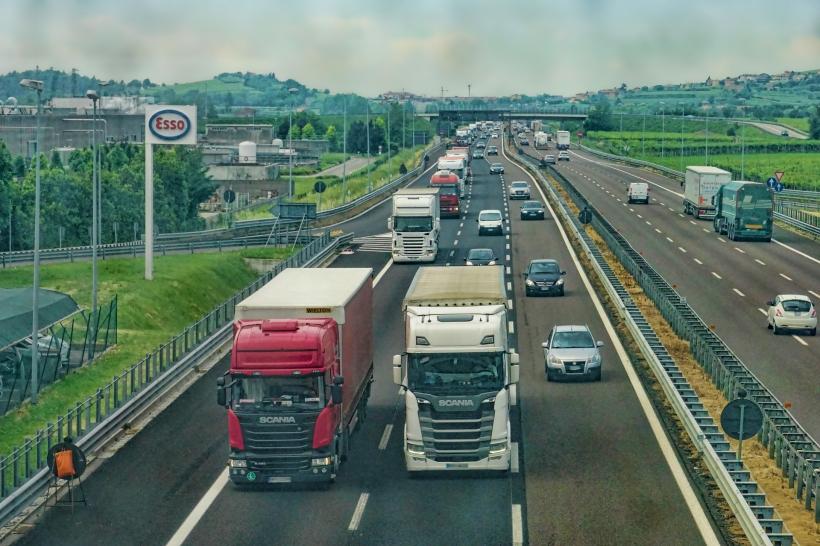 De ce viteza mare pe autostradă te ajută mai puțin decât crezi