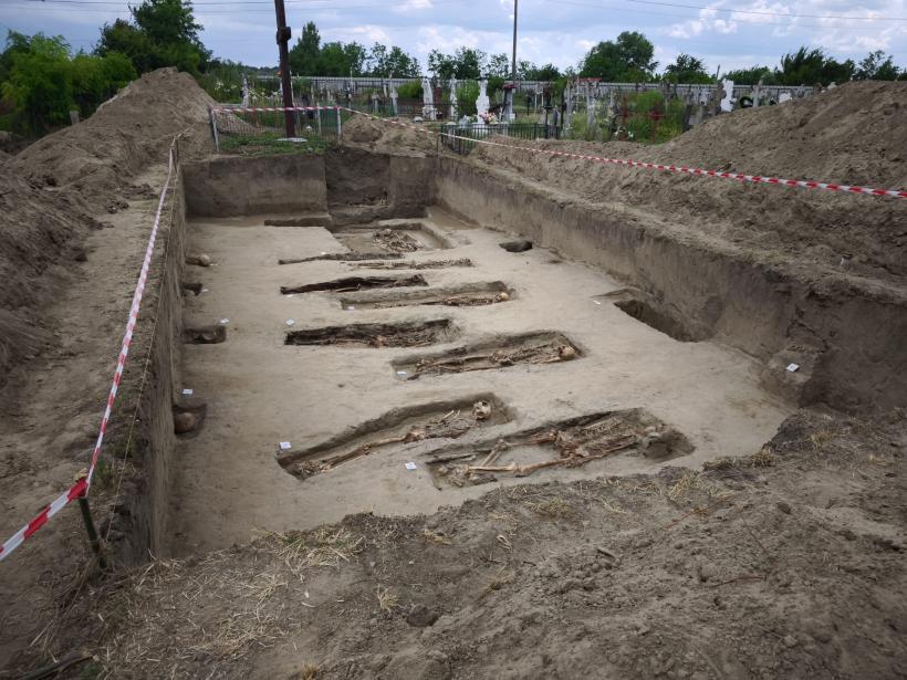 Lagărul de exterminare de la Salcia. REPORTAJ de pe marginea unei gropi comune 19013864