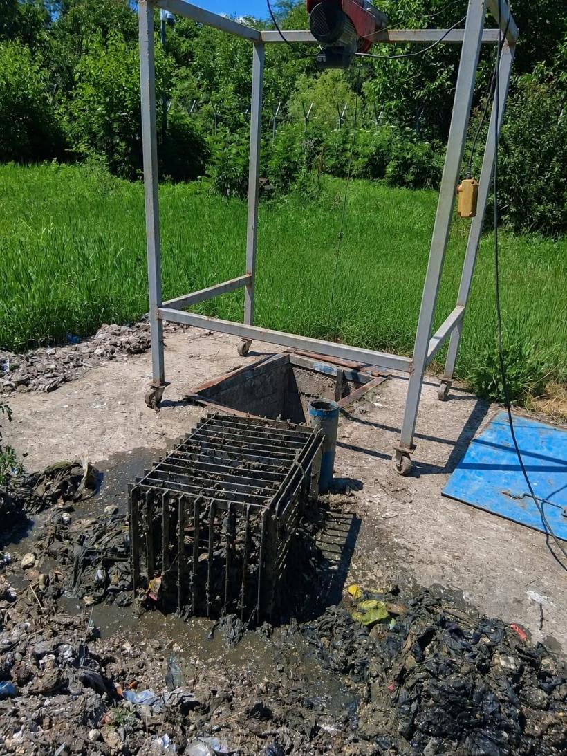 Canalizarea din Glina, blocată de deșeuri aruncate iresponsabil: avertisment dur de la Apă Ilfov