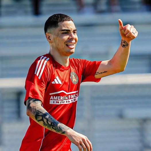 Premieră șocantă în fotbal! Un star de la Cupa Mondială a fost eliminat pentru că și-a acoperit gura