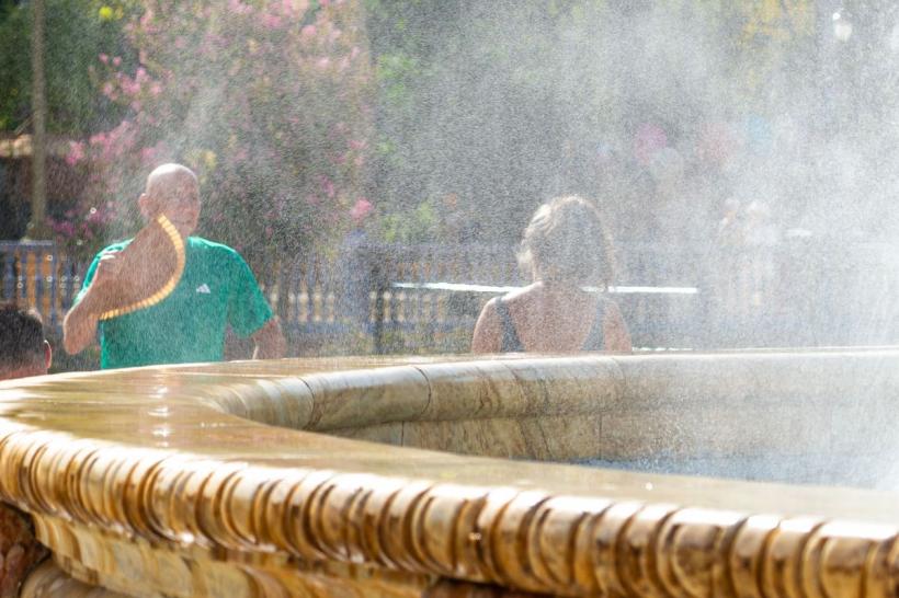 România, lovită de fenomene extreme! Caniculă sufocantă de 36°C urmată de furtuni violente