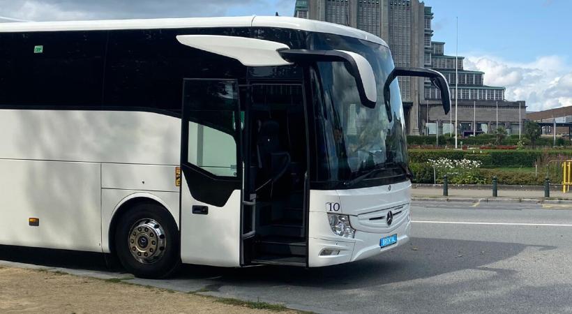 USR vrea să transforme benzinăriile în stații de îmbarcare pentru autocare