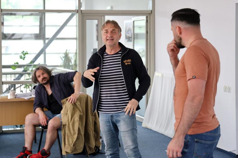 „Artă” de Yasmina Reza, în regia lui Felix Alexa, este noua producție a Teatrului Municipal „Matei Vișniec” Suceava 19014896