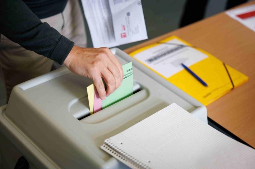 Blestemul puterii. Liderii occidentali, prinși între promisiunile de schimbare și furia alegătorilor  
