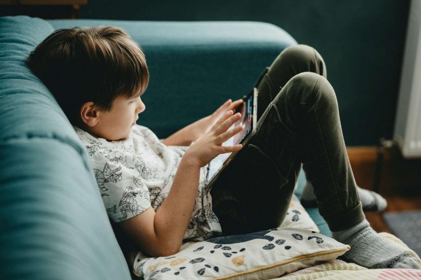 Copiii sub 15 ani, interziși pe rețelele sociale. TikTok, Instagram, Facebook și Snapchat ar putea fi obligate să blocheze accesul minorilor