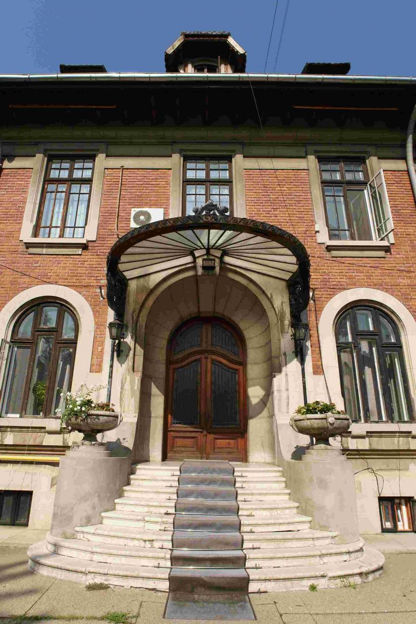 Festivalul ipocriziei politice în România: PNL înlocuiește „trădătorii” cu „extremiștii”. Un senator al lui Șoșoacă, rugat să fie șef la Bolojan 19015079