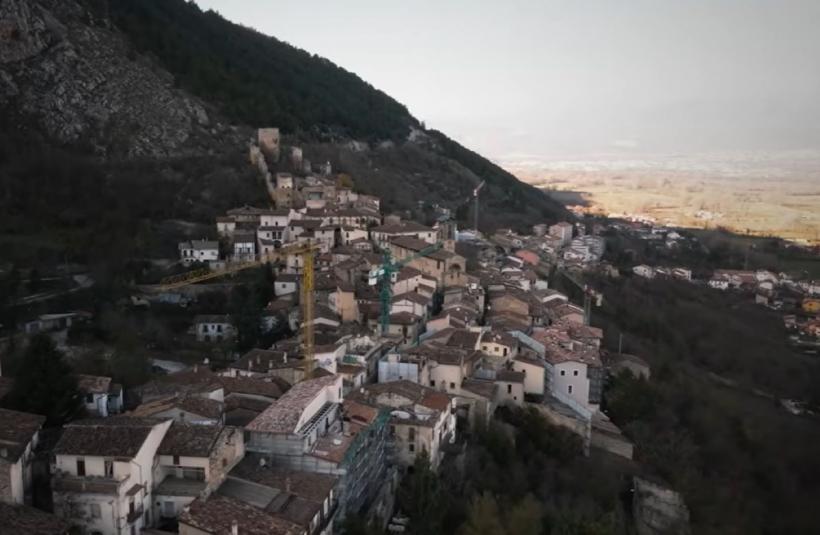 Orașul-fantomă din Italia, abandonat peste noapte de 20.000 de oameni. Ce i-a pus pe fugă pe locuitori 